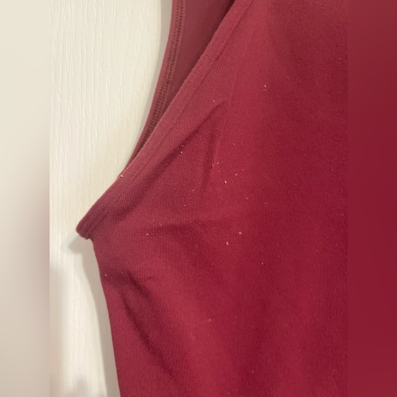 Lululemon Size 6 Burgundy Tank - Picture 4 of 6